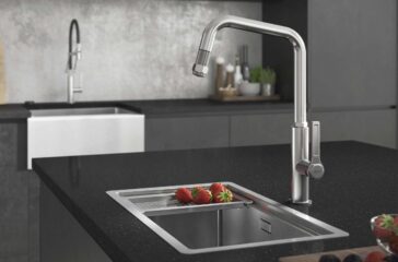 image showing how a pull out tap can help give you a more hygienic kitchen