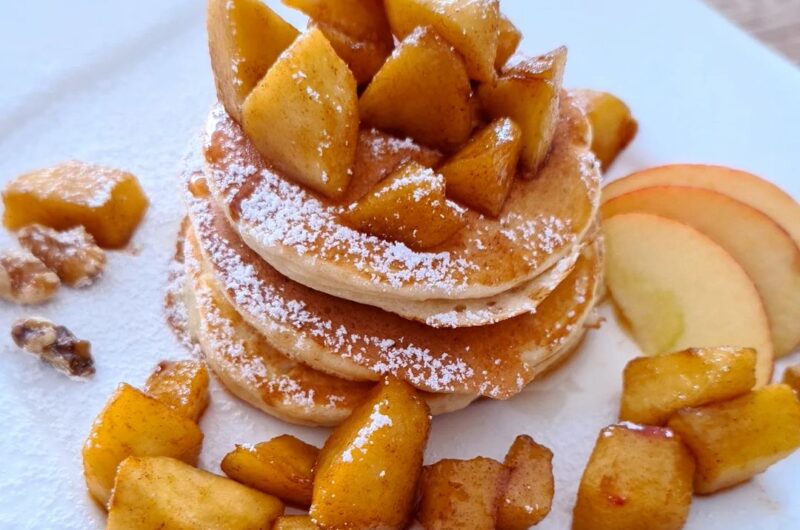 Pancakes with fried apples