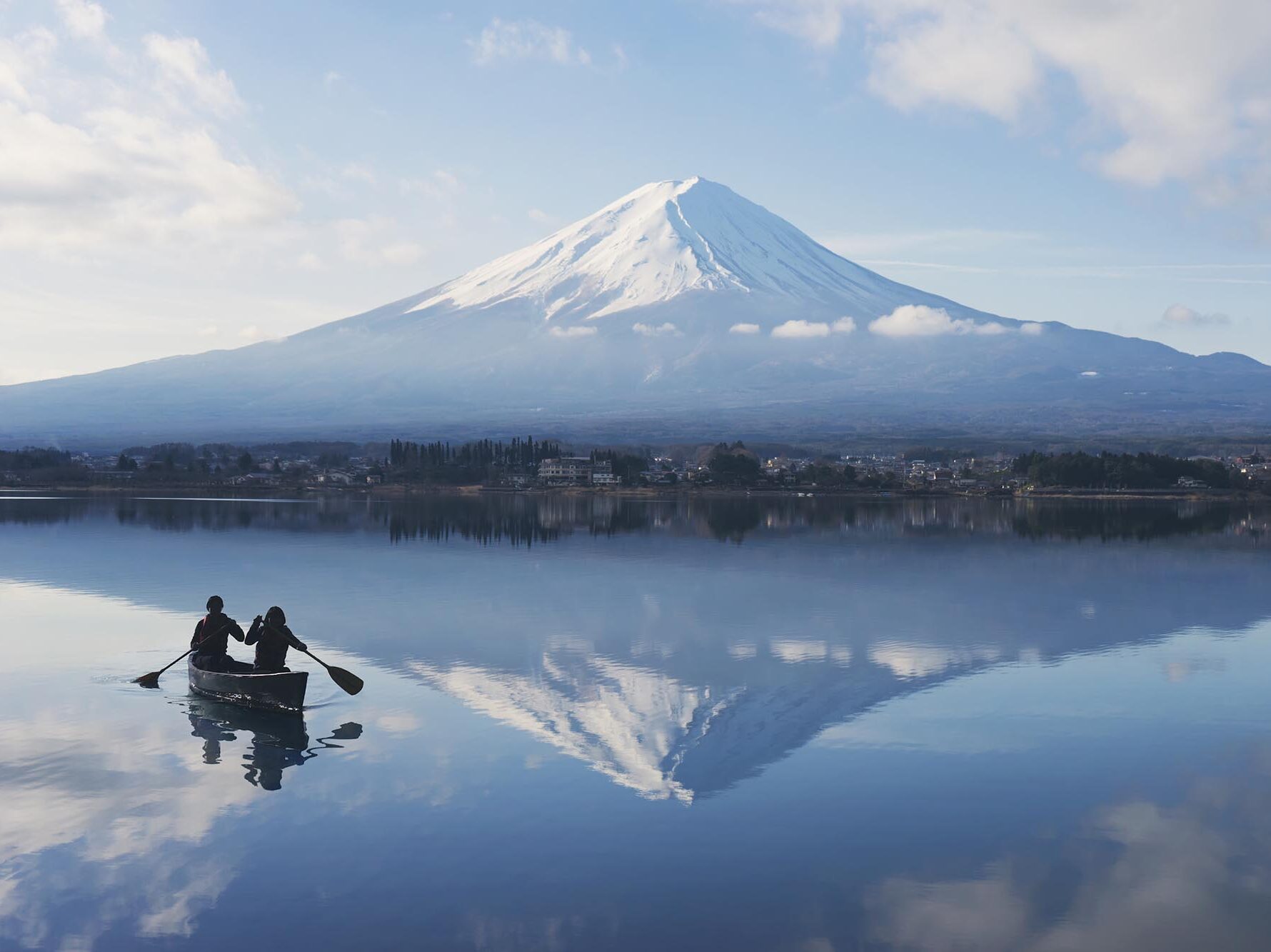 Activity Early Morning Canoeing - HOSHINOYA Fuji
