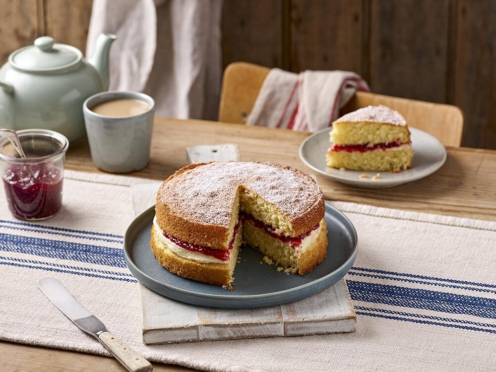 DF299_Victoria-Sponge-Sandwich-Cake_Original